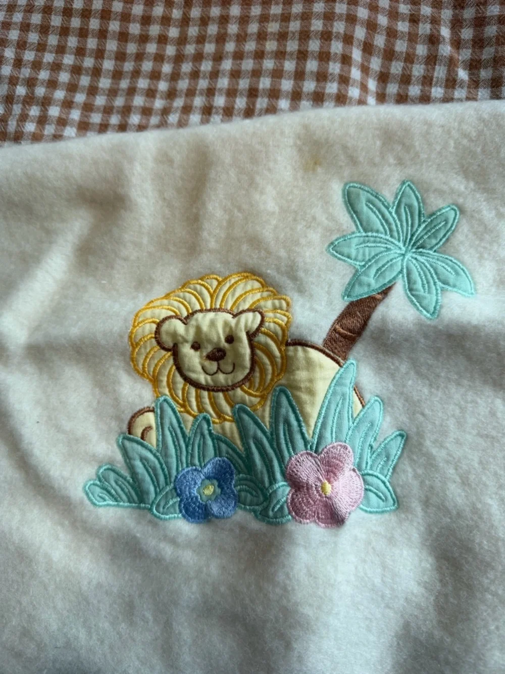 Compagnia Lane 100% Mongolian Cashmere Cream Blanket with Lion Embroidery - Picture 6 of 7